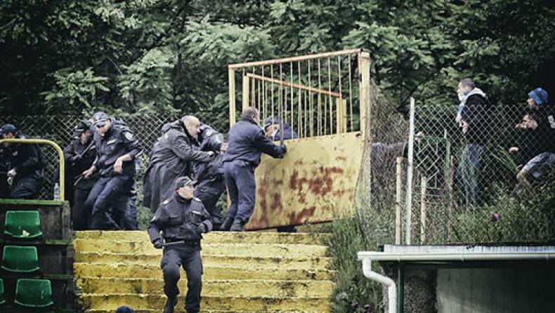 «Τρελές» μάχες μεταξύ αστυνομικών και οπαδών της Λέφσκι Σόφιας (vid&pics)