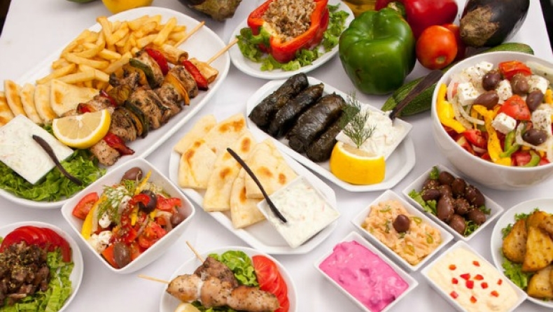 Τι τρώνε οι Ελληνες! Η έρευνα που φέρνει τα πάνω κάτω