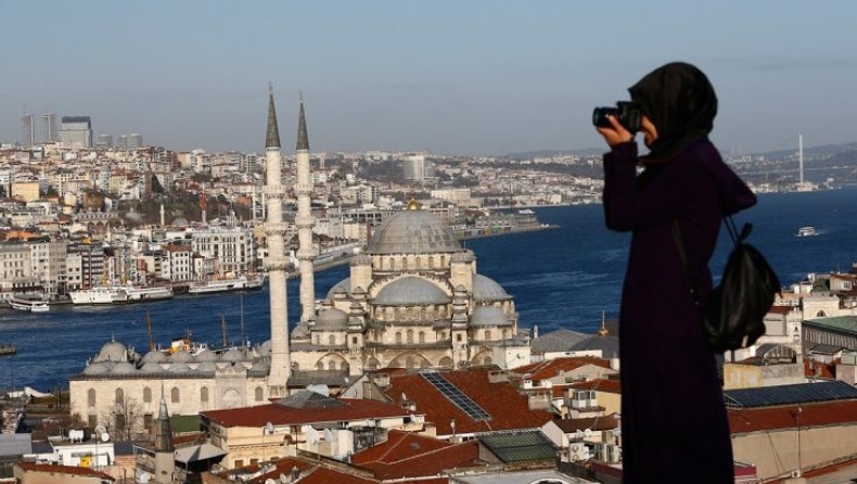 Τεράστια πτώση καταγράφουν οι αφίξεις τουριστών στην Τουρκία