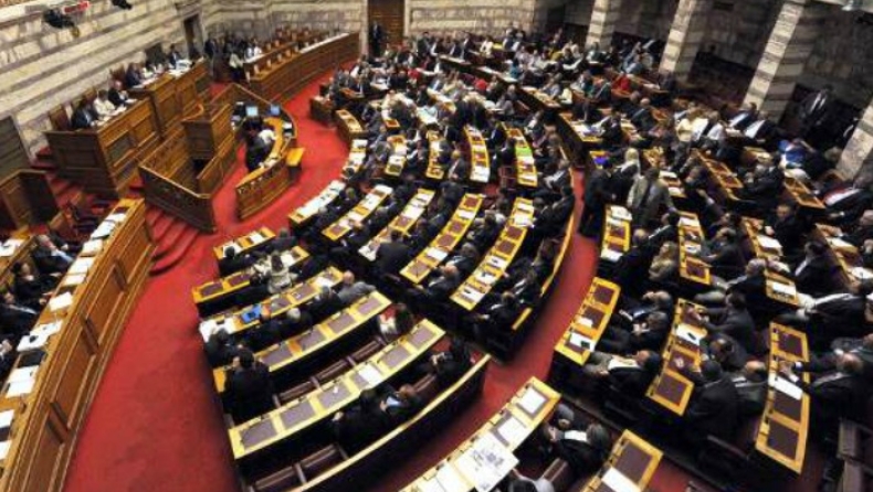 Βουλή: Αντιπαράθεση σε επίπεδο εισηγητών κομμάτων για το πολυνομοσχέδιο