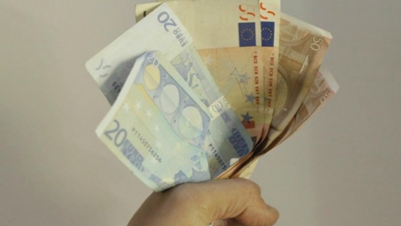 Λιγοστεύουν πια οι χώρες που θα μπορούν οι Έλληνες να κρύψουν λεφτά