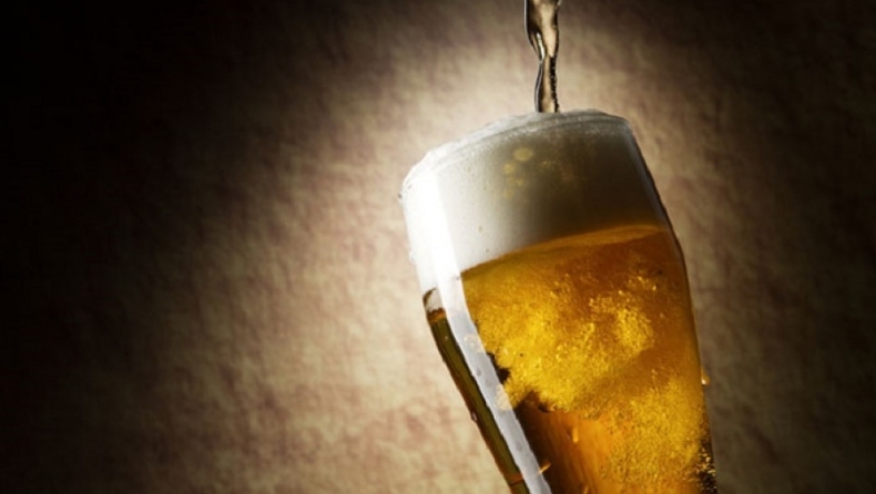 Ο πόλεμος της μπύρας: τα καρτέλ, τα πρόστιμα και οι ποινικές διώξεις