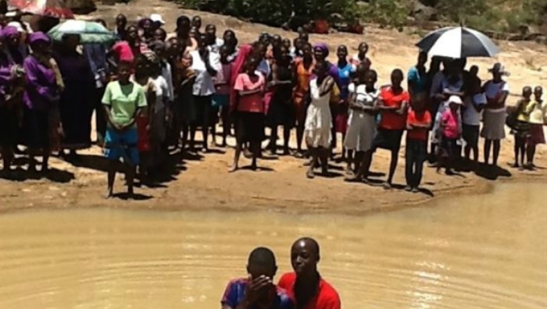Ζιμπάμπουε: Έξι παιδιά πέθαναν κατά τη βάπτισή τους