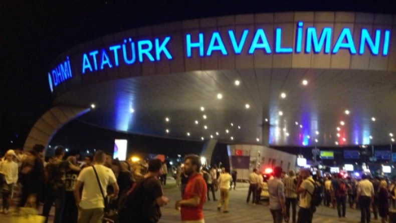 Έκρηξη με τουλάχιστον 36 νεκρούς σε αεροδρόμιο της Κωνσταντινούπολης! (pics & vids)