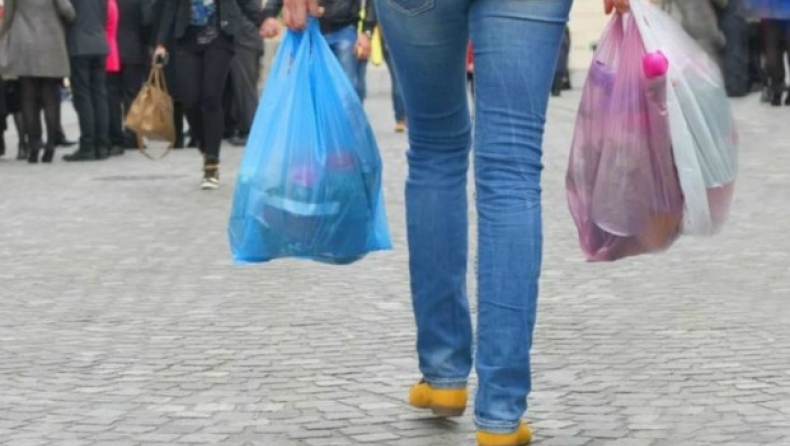 Κάθε Έλληνας χρησιμοποιεί 363 πλαστικές σακούλες το χρόνο!
