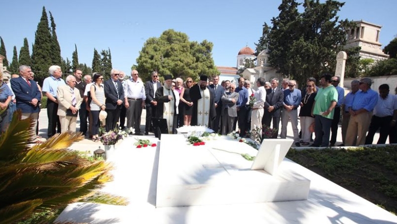 Χωρίς τον Γιώργο Παπανδρέου το μνημόσυνο για τον Ανδρέα (pics)