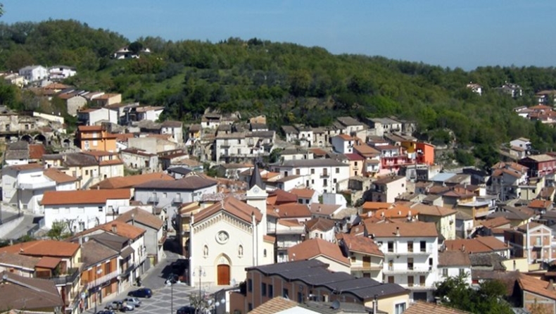 Ιταλία: Δήμαρχος πουλάει την πόλη του μέσω... Facebook!