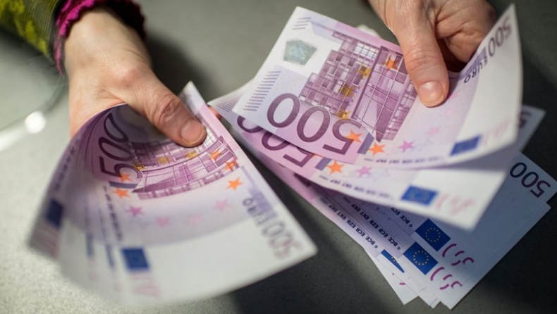 Σύρος πρόσφυγας στην Γερμανία βρήκε και παρέδωσε 150.000 ευρώ