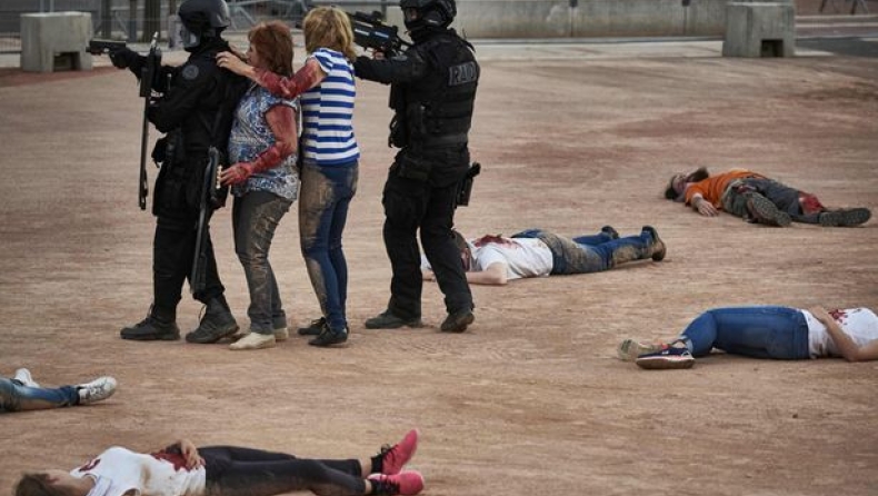 Άσκηση ετοιμότητας για τρομοκρατικό χτύπημα στη Λιόν (pics)