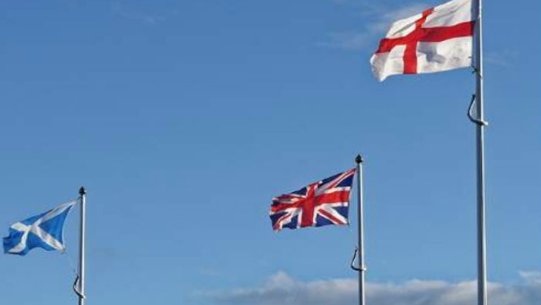 Ντόμινο εξελίξεων: Σκωτία και Βόρεια Ιρλανδία θέλουν να μείνουν στην ΕΕ