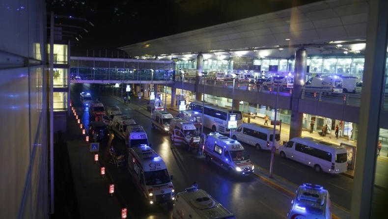 Αίμα, χάος και σκηνές πανικού στο αεροδρόμιο Ατατούρκ (pics)