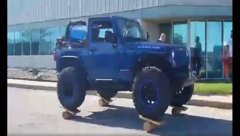 Tραμπάλα με ένα Jeep (video)