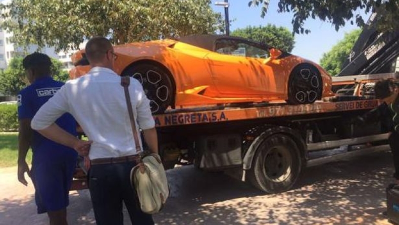 Στο... γερανό η Lamborghini του Μπατσουαγί (pics)