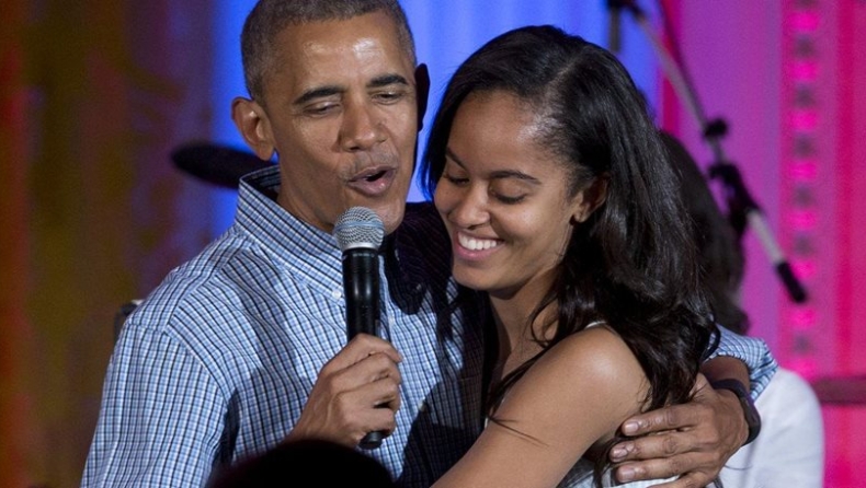 Ο Ομπάμα τραγουδά το «happy birhtday» στην κόρη του στο Λευκό Οίκο (vid)