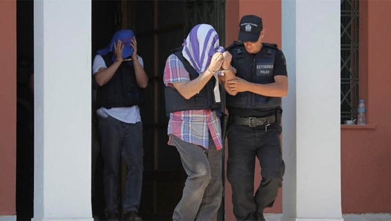 Τι φοβούνται και μετέφεραν στην Καβάλα τους «8» Τούρκους