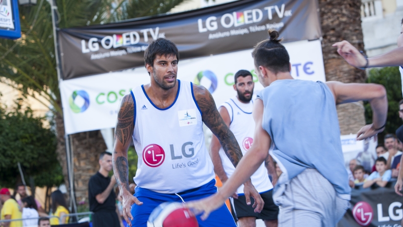 Τα COSMOTE Mobile έβαλαν τρίποντο στο AegeanBall Festival! (pics)