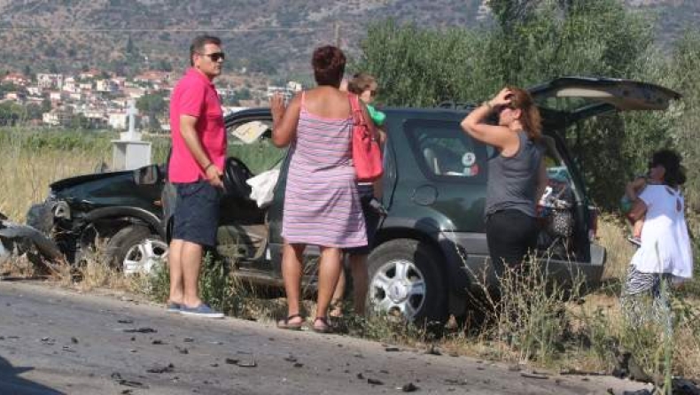Άργος: Καραμπόλα 3 αυτοκινήτων - 4 παιδιά ελαφρά τραυματίες (pics)