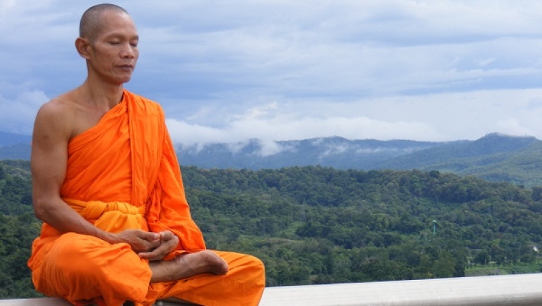 2,5 χρόνια φυλάκιση για Βουδιστή μοναχό που τζόγαρε τα λεφτά του ναού στο blackjack