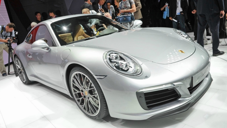 Porsche: «Νωρίς για μια ηλεκτρική 911»