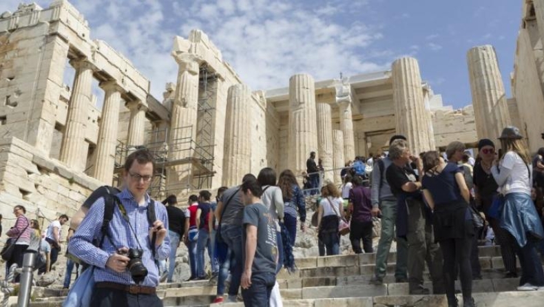 Ανήσυχοι οι ξενοδόχοι για την κάμψη της τουριστικής κίνησης στην Αθήνα