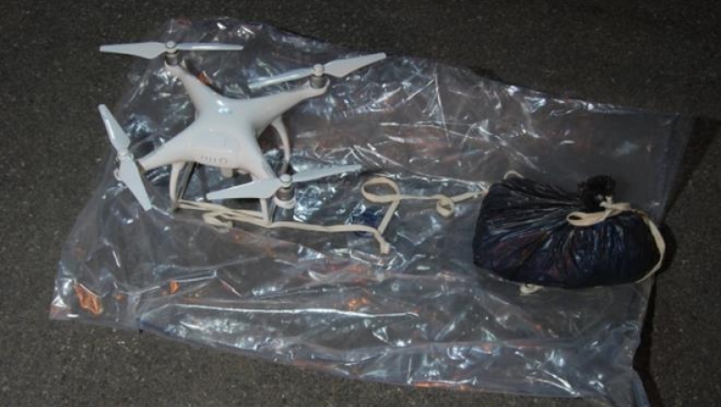 Στέλνουν με drones ναρκωτικά στις φυλακές