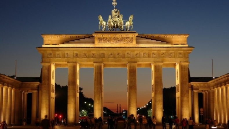 «Φουντώνει» η προεκλογική μάχη στο Βερολίνο ενόψει των τοπικών εκλογών του Σεπτεμβρίου