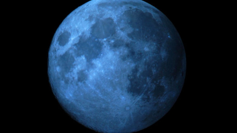Μπλε φεγγάρι την Πέμπτη