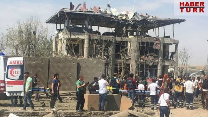 Ισχυρή έκρηξη στην Τουρκία, ισοπεδώθηκε κτίριο