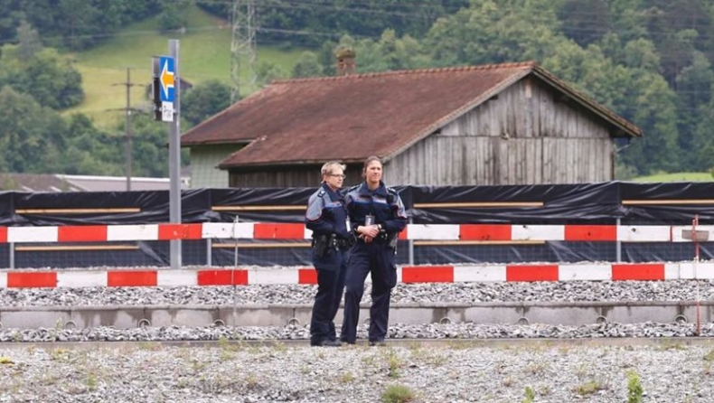 Ελβετία: Μια 34χρονη και ο δράστης νεκροί έπειτα από την επίθεση σε τρένο