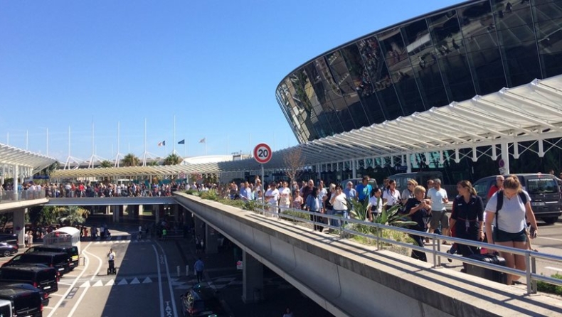 Εκκενώνεται το αεροδρόμιο στη Νίκαια: Βρέθηκαν ύποπτες αποσκευές (pics)