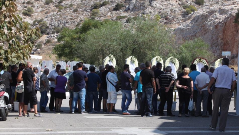 Ανείπωτος θρήνος στην κηδεία πατέρα και κόρης στην Αίγινα (pics)