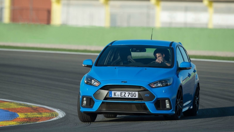 Μάθετε να οδηγείτε με Ford Focus RS!