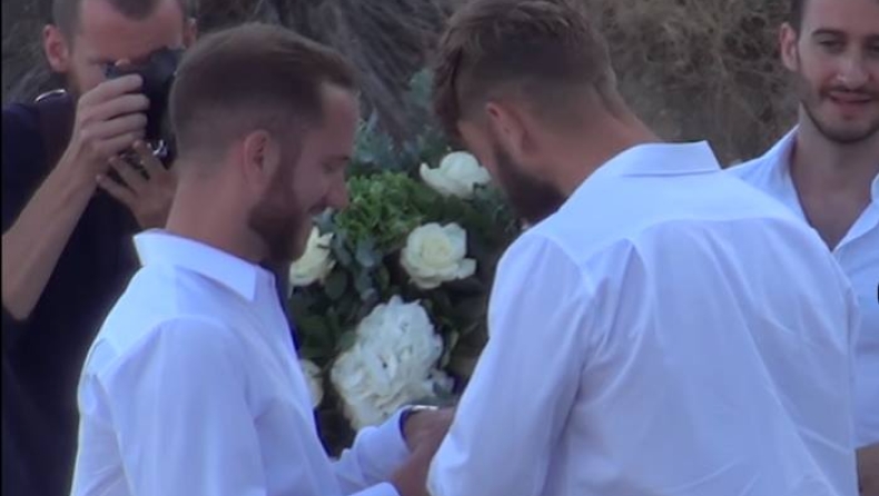 O πρώτος gay γάμος στη Μύκονο είναι γεγονός (vid)