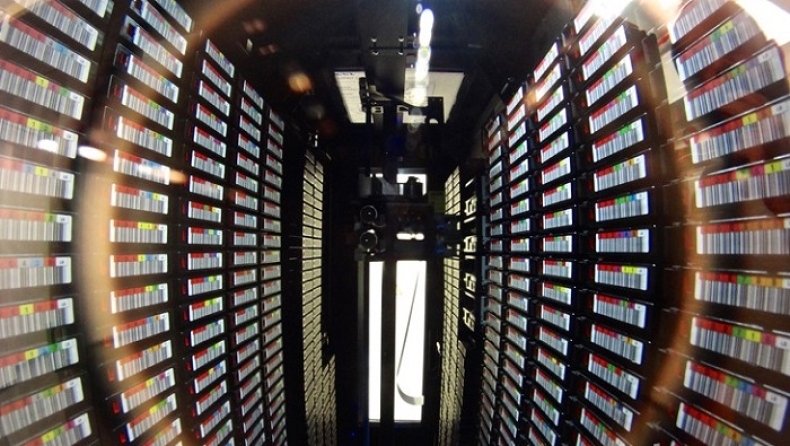 Ο ισχυρότερος υπολογιστής στην Ελλάδα βρίσκεται σε ένα υπόγειο (pics & vid)