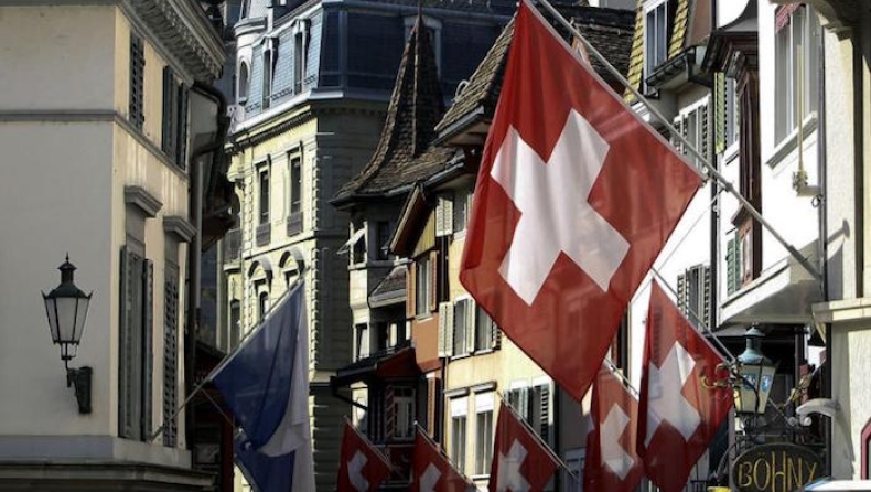 Οι Ελβετοί δέχθηκαν και επίσημα την ηλεκτρονική παρακολούθηση