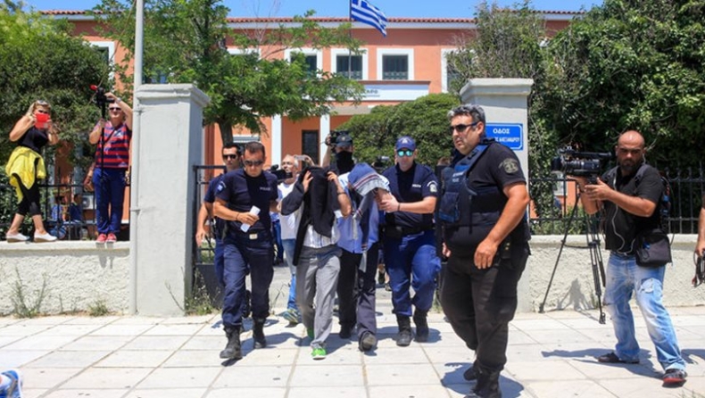 Δεν έδωσαν πολιτικό άσυλο στους 3 από τους 8 Τούρκους αξιωματικούς