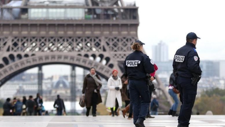 Τρόμος στο Παρίσι: Η ύποπτη για επίθεση ανήκει στο ISIS