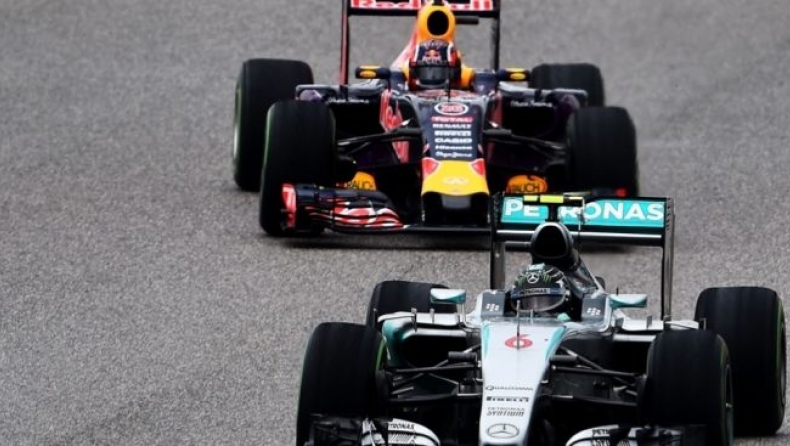 Διαφωνούν για τις δοκιμές της Pirelli οι Mercedes, Red Bull