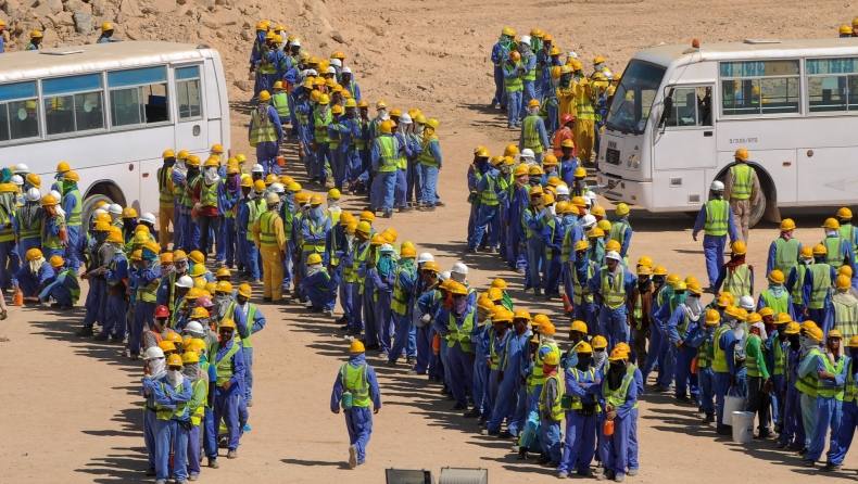 Καταγγέλλουν τη FIFA οι πρόσφυγες εργάτες στο Κατάρ