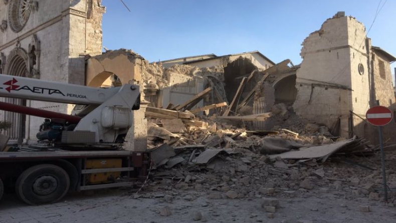 Φωτογραφίες και βίντεο από το σεισμό στην Ιταλία