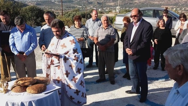 Στην Ρόδο έκαναν λιτανεία για να.. βρέξει (pics)