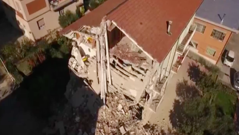Drone καταγράφει την απόλυτη καταστροφή στην Ιταλία μετά τον σεισμό (vid)
