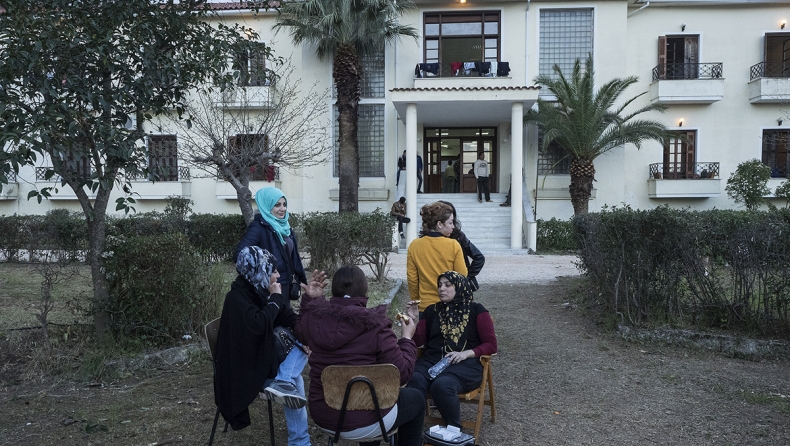 Πρόσφυγας έφτιαξε παρεκκλήσι για να ευχαριστήσει τους Έλληνες για τη φιλοξενία (pics)