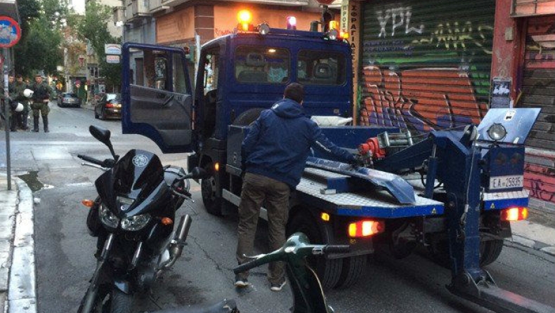 Βρέθηκε η μοτοσικλέτα της επίθεσης στη γαλλική πρεσβεία (pics & vid)