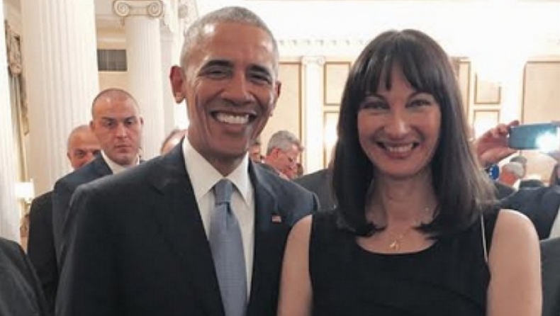 Η Κουντουρά έβγαλε selfie με τον Ομπάμα και τον κάλεσε να έρθει για διακοπές (pic)