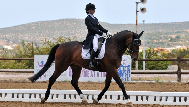 Μάικα και Αλγιαννάκη Πανελληνιονίκες στο ντρεσάζ