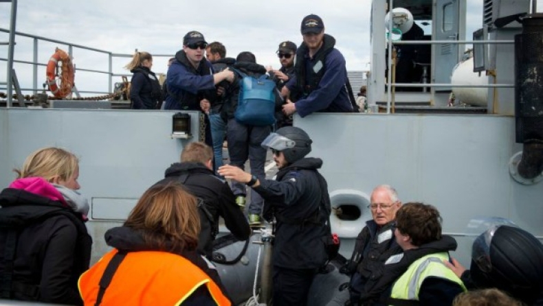 Πολεμικά πλοία στη Νέα Ζηλανδία για την απομάκρυνση εγκλωβισμένων