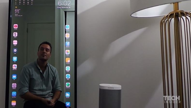 Έκανε τον καθρέπτη του σαλονιού ένα τεράστιο iPhone (vid)