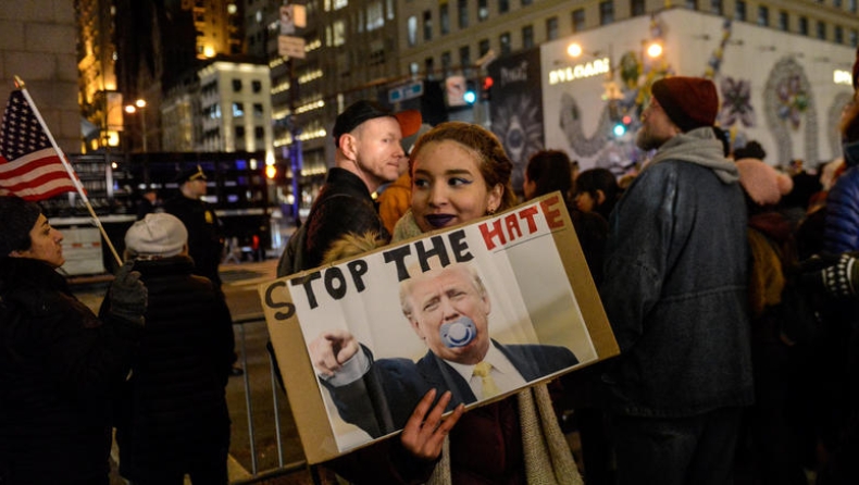 Διαδηλώσεις σε Ουάσινγκτον και Νέα Υόρκη κατά του Τραμπ (pics)