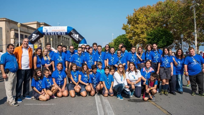 Oι εθελοντές στηρίζουν το Μαραθώνιο της Ρόδου
